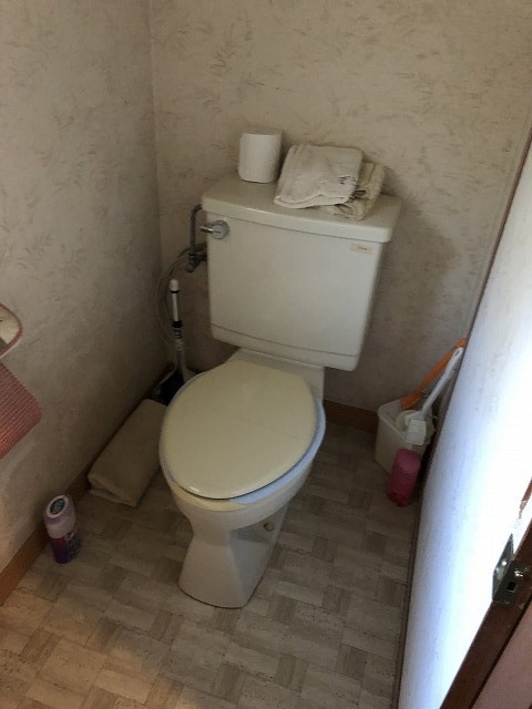 古びた雰囲気のトイレ